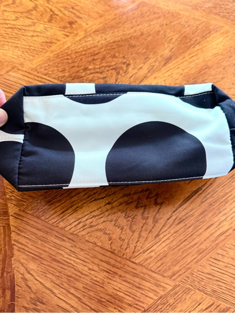 NWOT kate spade Black and White Large Polka Dot Pouch with Green Logo Tag - Picture 3 of 5